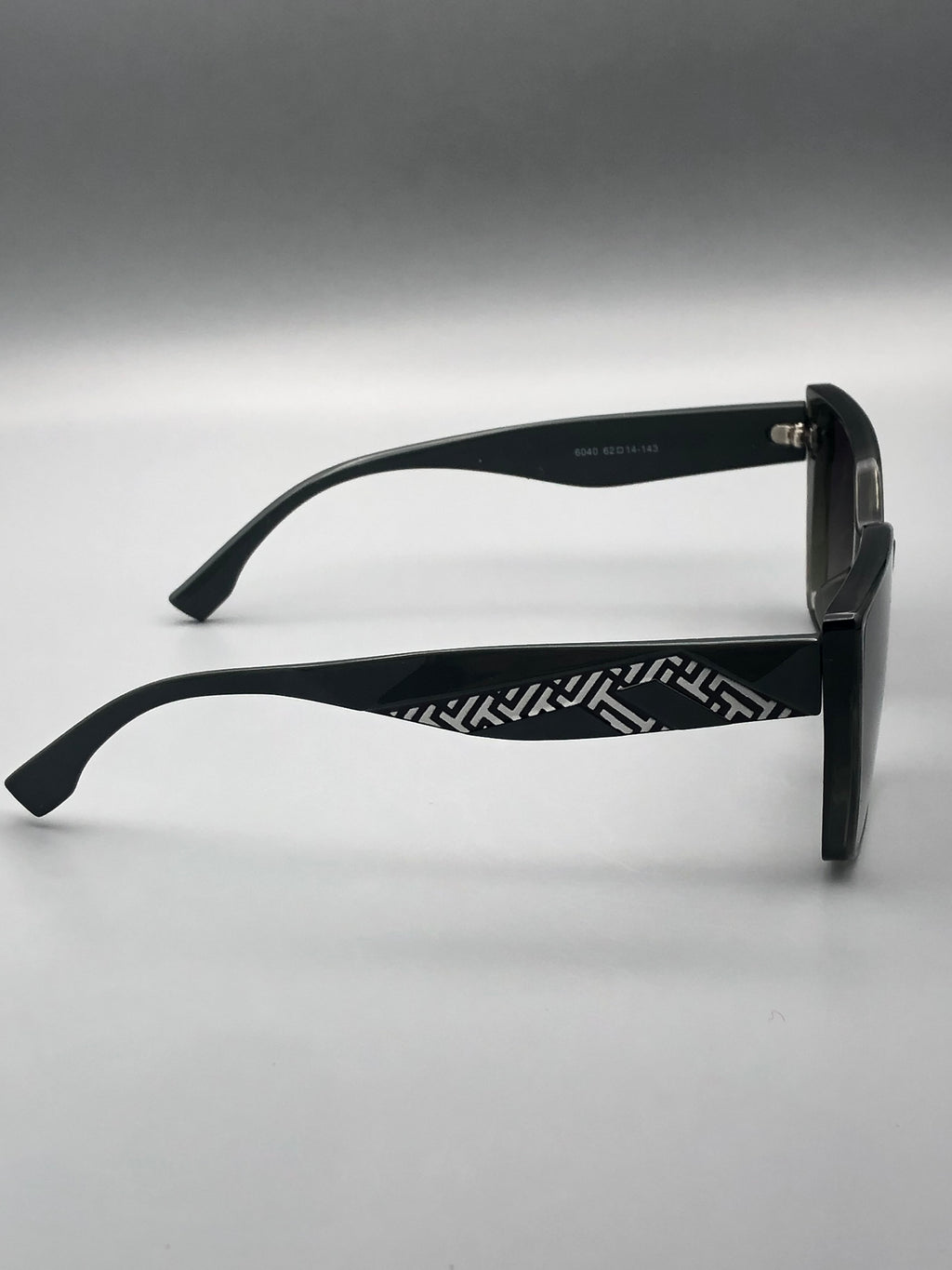 Elovris | Parto Cat-eye Frame Glasses – Olive Green | UV & Scratch Protected | Elovris