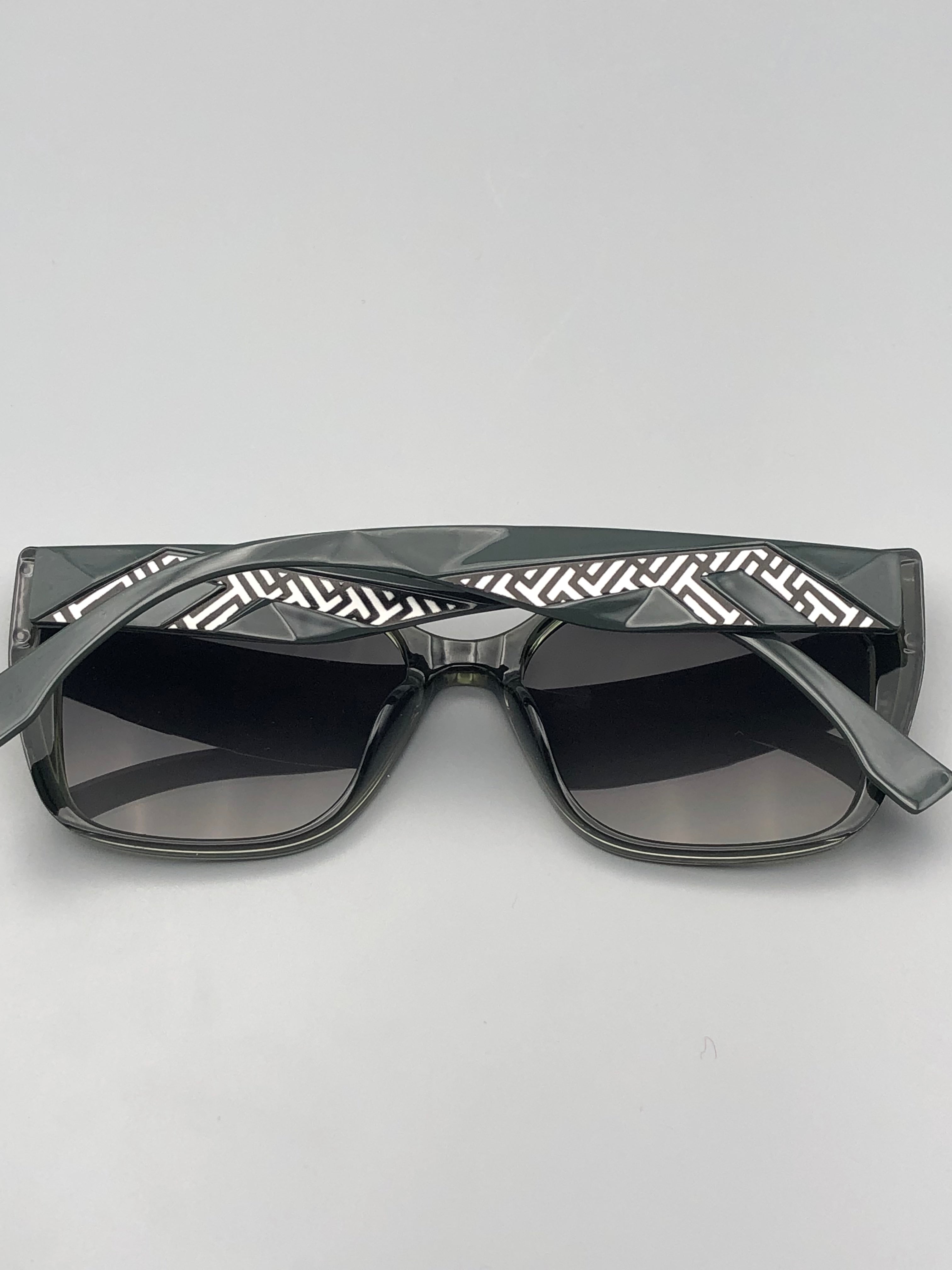 Elovris | Parto Cat-eye Frame Glasses – Olive Green | UV & Scratch Protected | Elovris