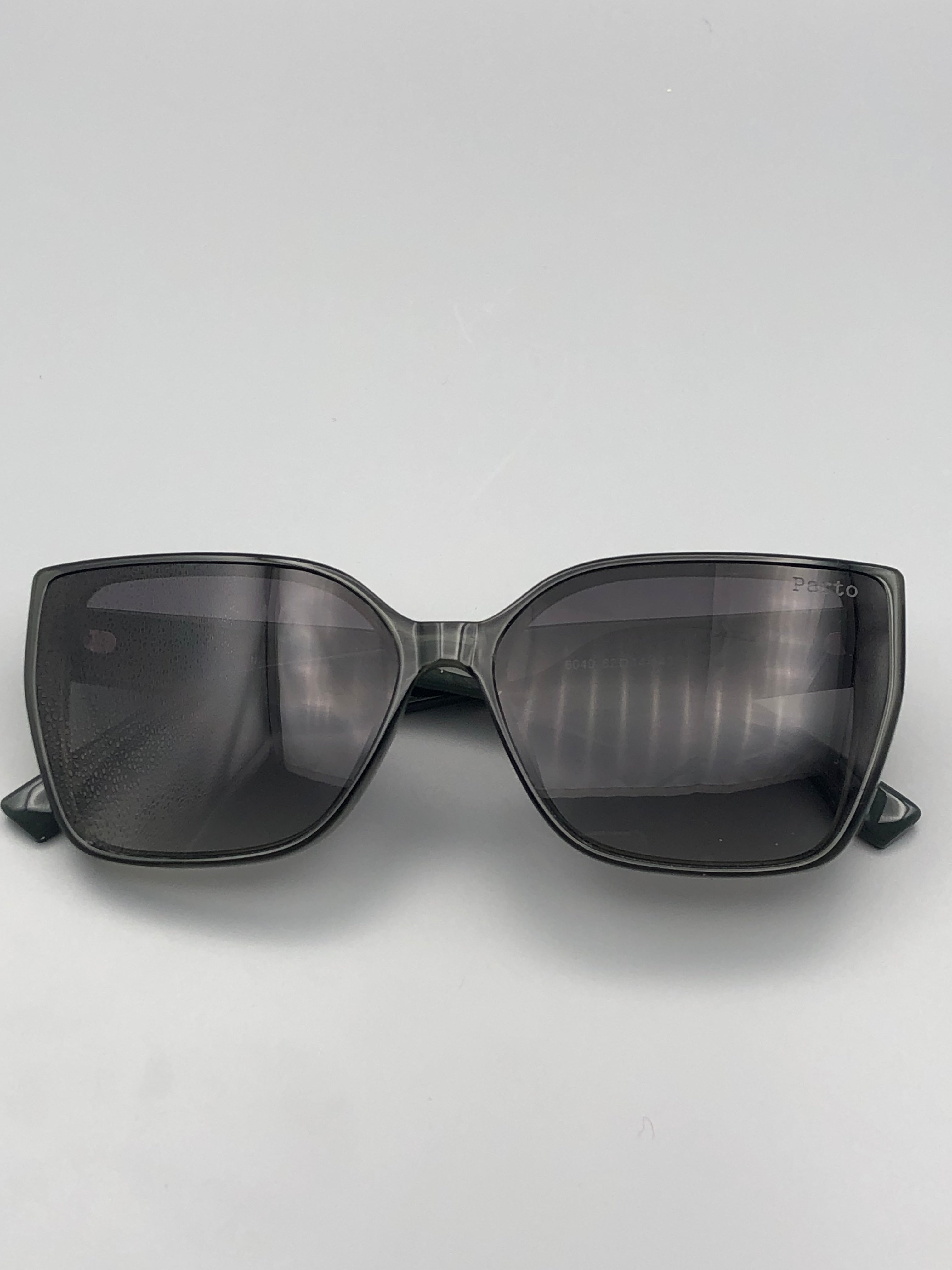 Elovris | Parto Cat-eye Frame Glasses – Olive Green | UV & Scratch Protected | Elovris