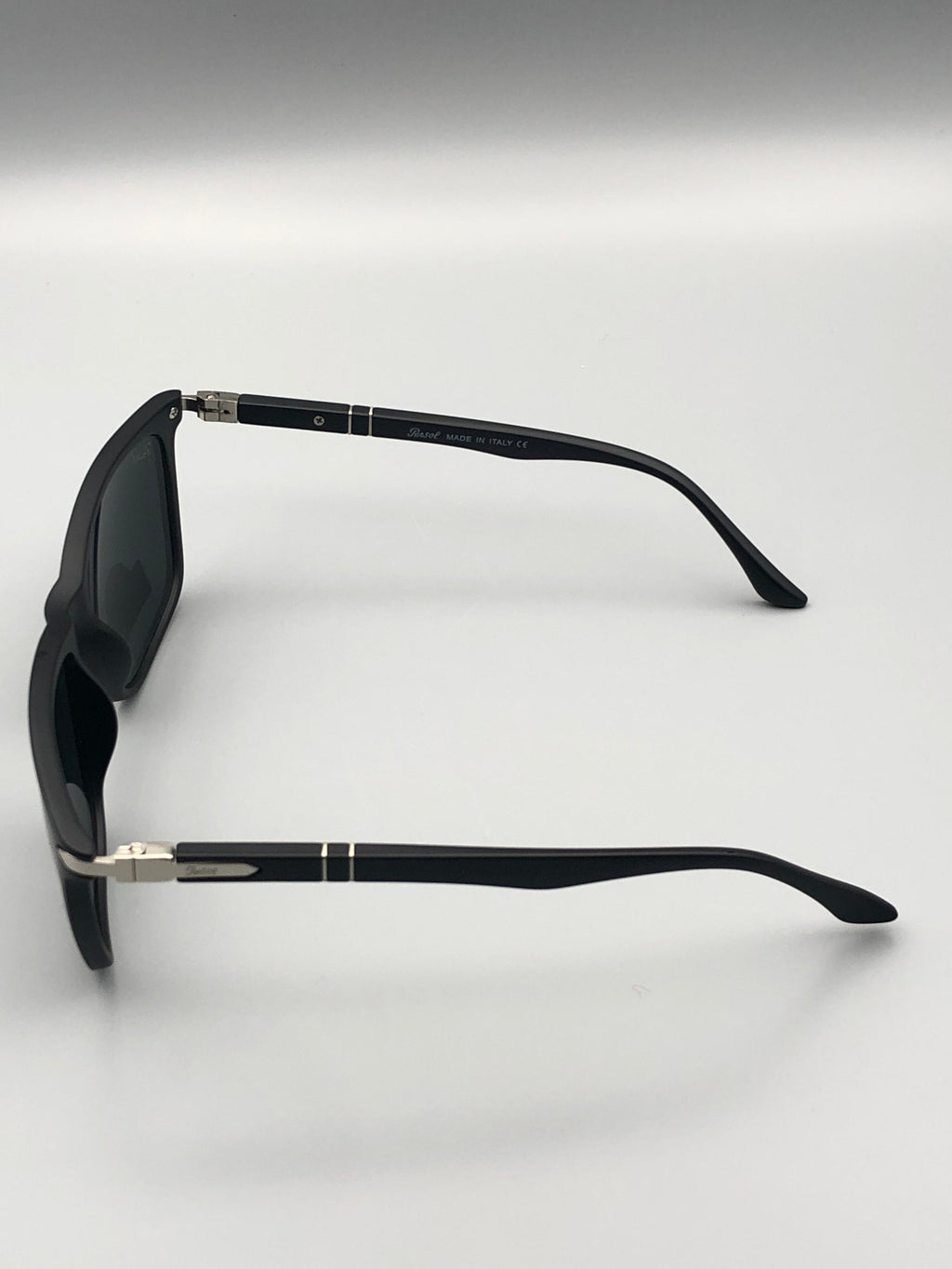 Persol 2822 Premium Italian Square Sunglasses – AAA Replica | Élovris Exclusive