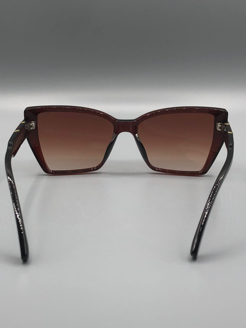 Elovris | Gucci Cat Eye Brown Gradient Sunglasses | AAA Italian Replica – Élovris Luxury Women’s Eyewear |