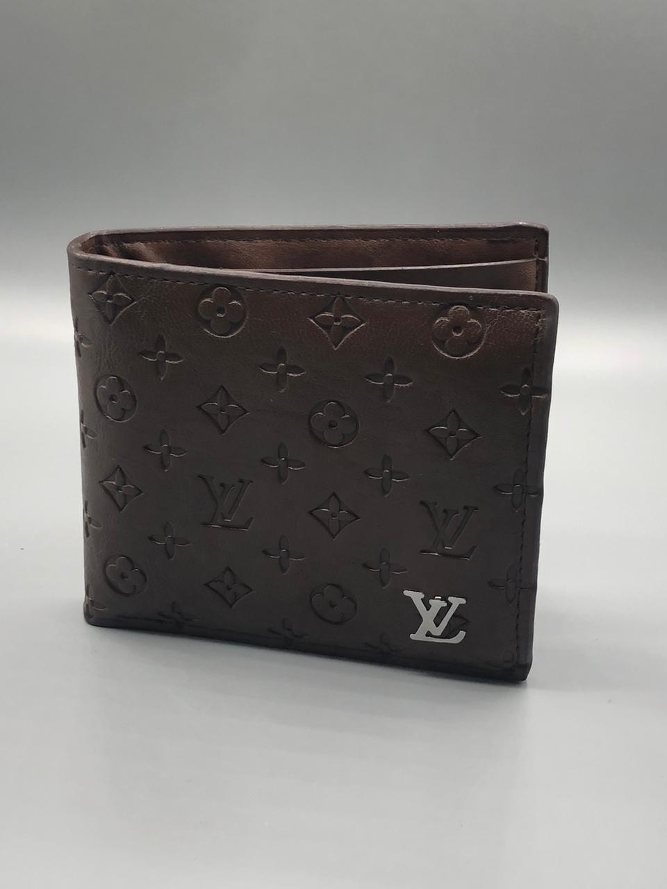 Elovris | Louis Vuitton Premium Brown Men’s Leather Wallet – Job-Lotted Italian Copy | Soft Genuine Leather | Élovris Exclusive