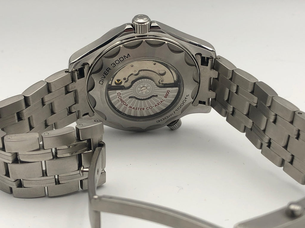 Elovris | Omega Seamaster Diver 300M James Bond Edition – AAA+ Job-Lotted Italian Replica | Élovris Luxury Watches