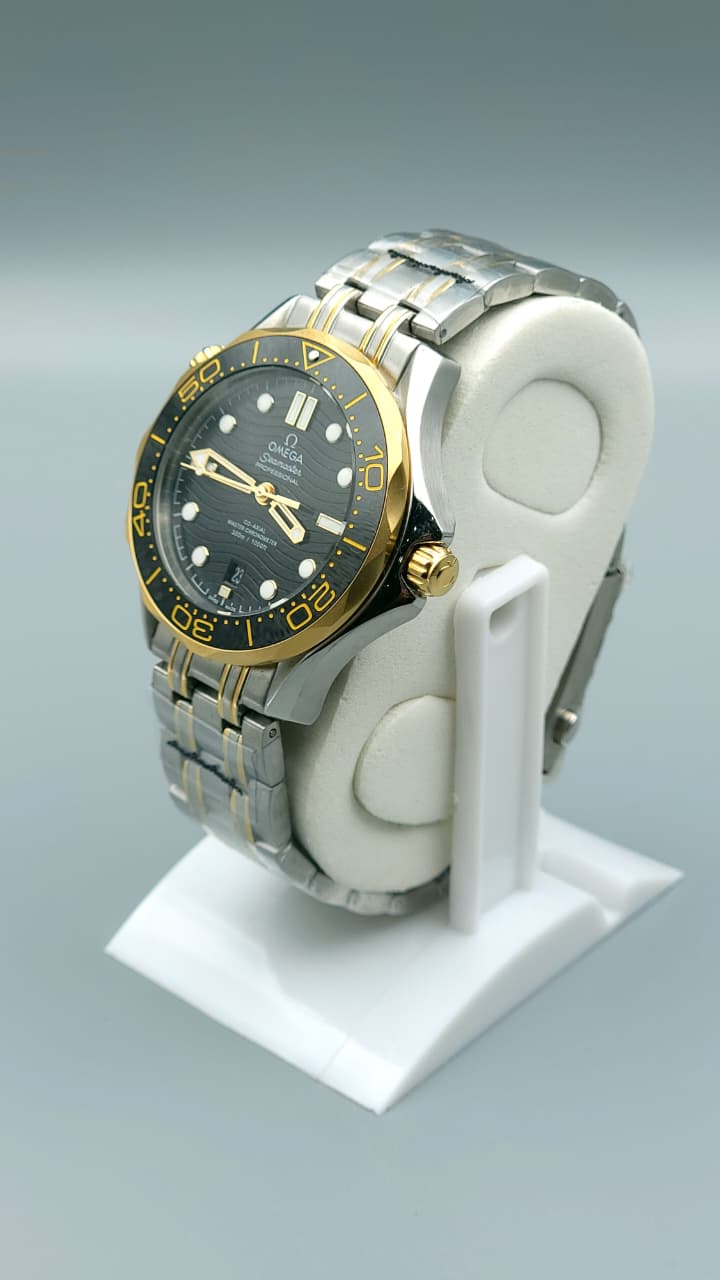 Elovris | Omega Seamaster Diver 300M Black Dial Two-Tone Edition – AAA+ Job-Lotted Italian Replica | Élovris Luxury Watches