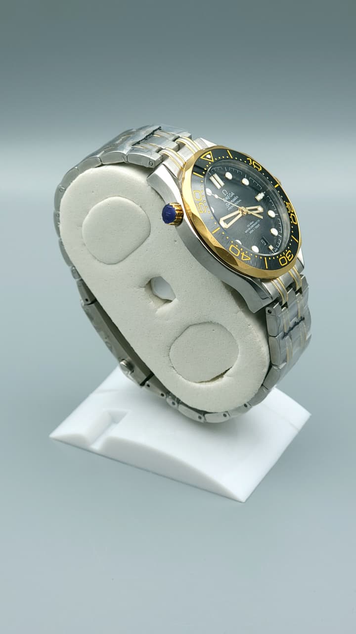 Elovris | Omega Seamaster Diver 300M Black Dial Two-Tone Edition – AAA+ Job-Lotted Italian Replica | Élovris Luxury Watches