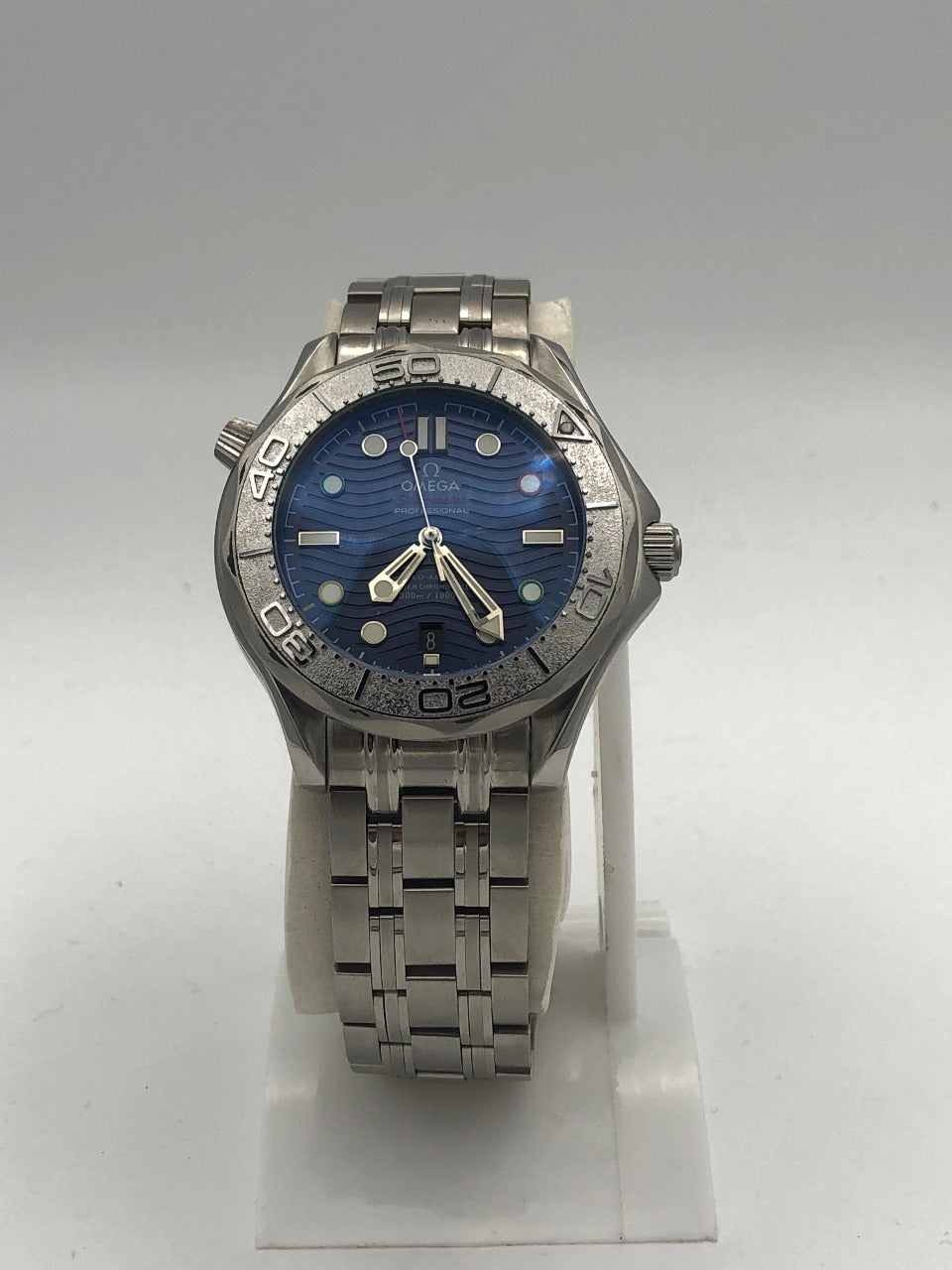 Elovris | Omega Seamaster Diver 300M James Bond Edition – AAA+ Job-Lotted Italian Replica | Élovris Luxury Watches