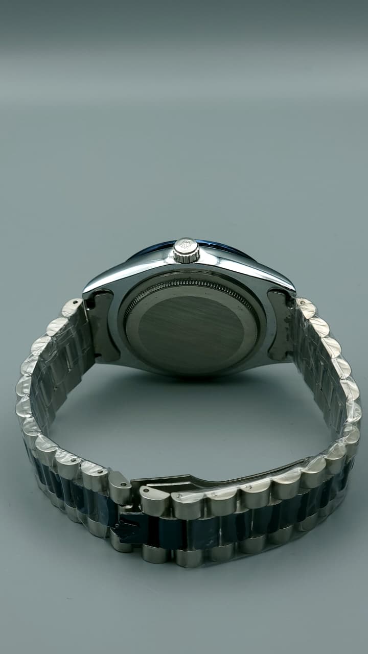 Elovris | Rolex Datejust 11-Stones Blue Dial Two Tone Jubilee Quartz Replica – Premium Edition | Élovris